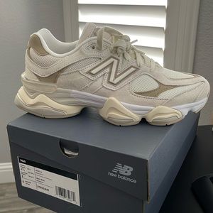 NWT New Balance 9060 moonbeam/angora/stoneware women’s size 8